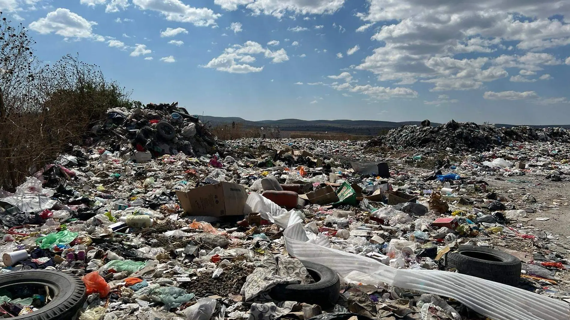 Santiago Miranda, alcalde de Ixcaquixtla, permite tiradero de basura a cielo abierto 